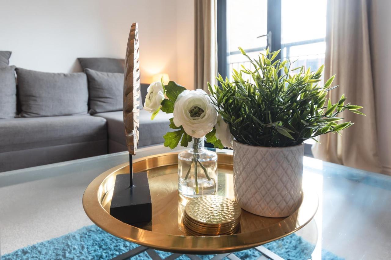 Spacious Comfort Haven: 2-Bed Smart Stay with Free Parking Southampton Exterior photo